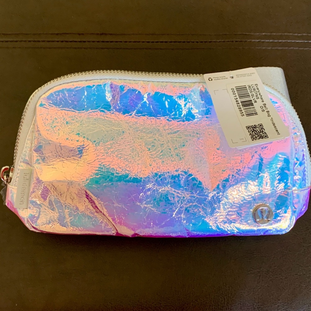 NWT Lululemon Everywhere Belt Bag, 1L, Iridescent/Silver
LU9CFNS